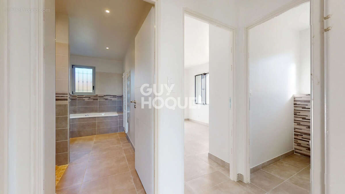 Maison à L'ISLE-SUR-LA-SORGUE