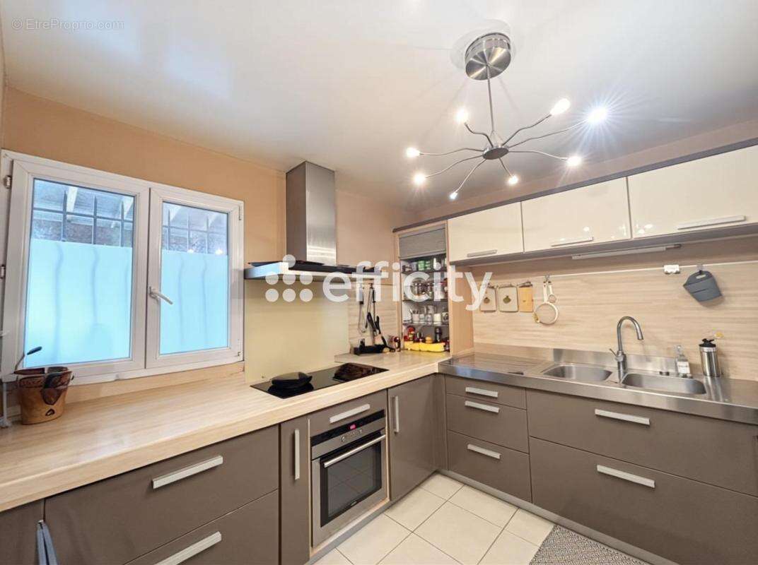 Appartement à MONT-L'EVEQUE