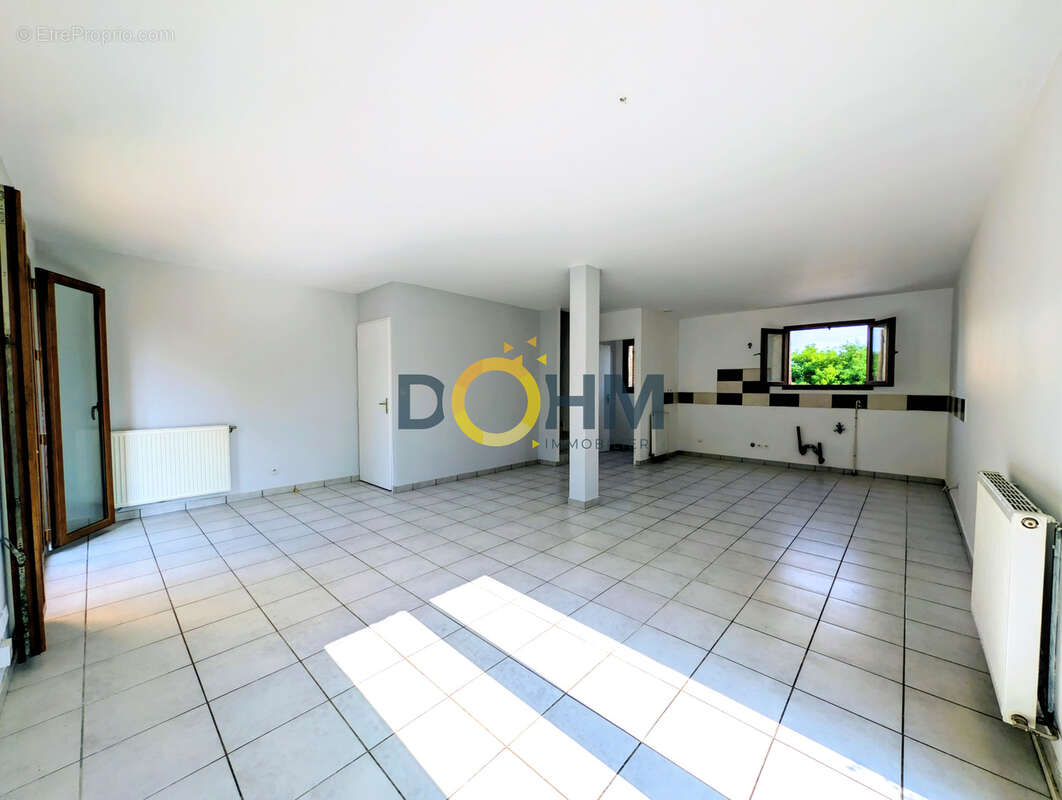 A vendre ! maison de type 4 avec garage sur un terrain 366 m2 - photo 4