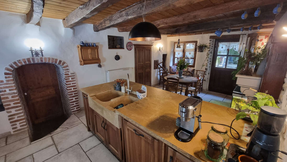 Maison à COISE-SAINT-JEAN-PIED-GAUTHIER