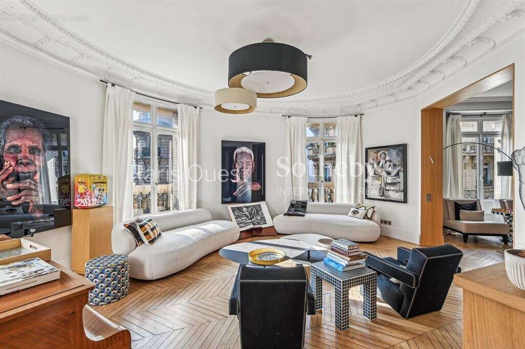 Appartement à PARIS-17E