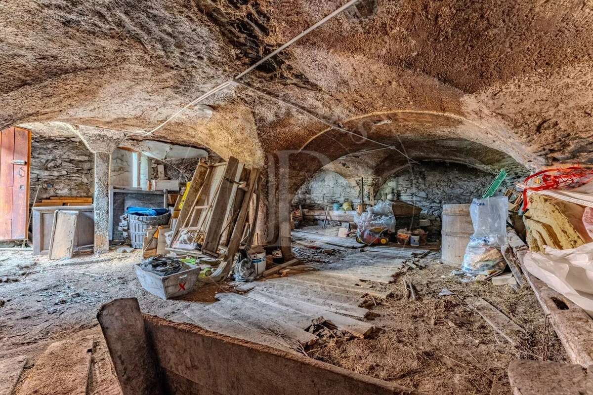 Maison à LES ALLUES