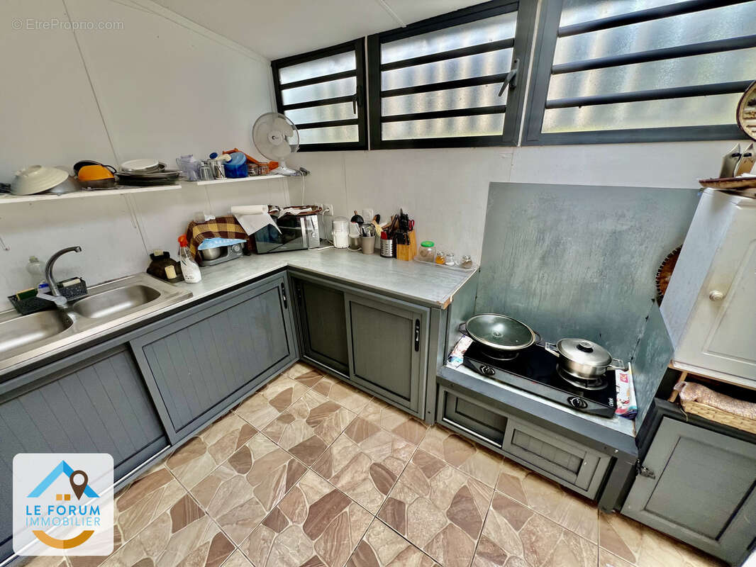 Saint pierre 97410 - villa f4 saine et fonctionnelle - beaux volumes - a etage - commodites a proximite - photo 13