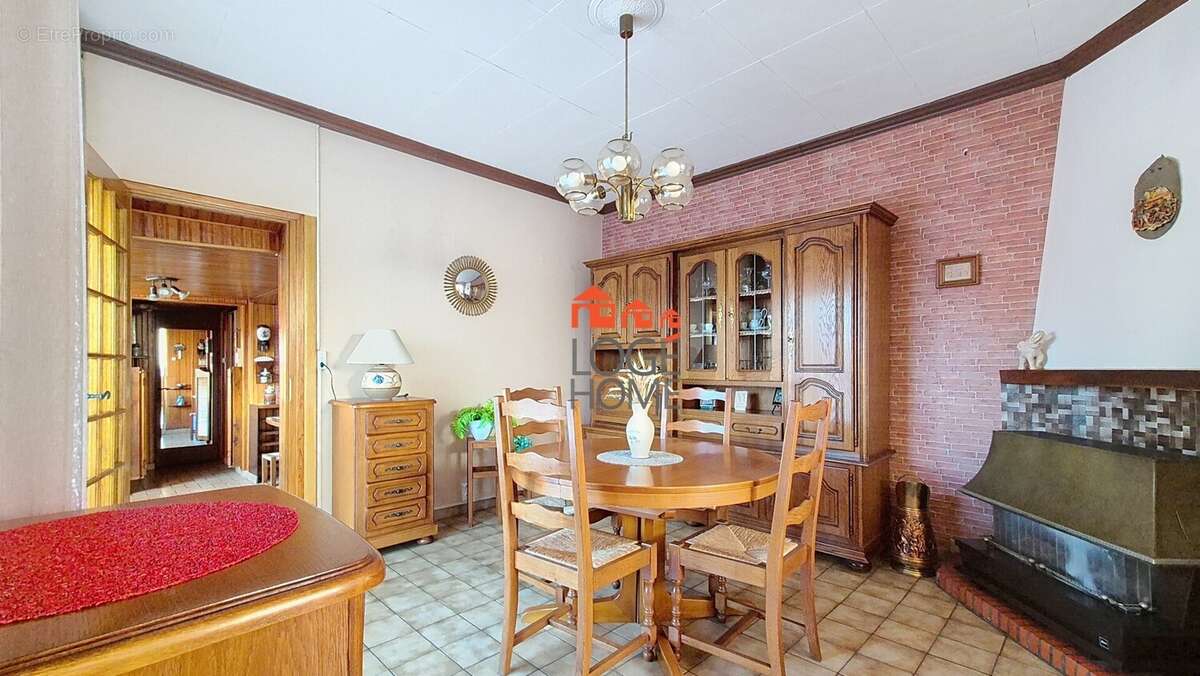 Salle à manger - Maison à COURCELLES-LES-LENS