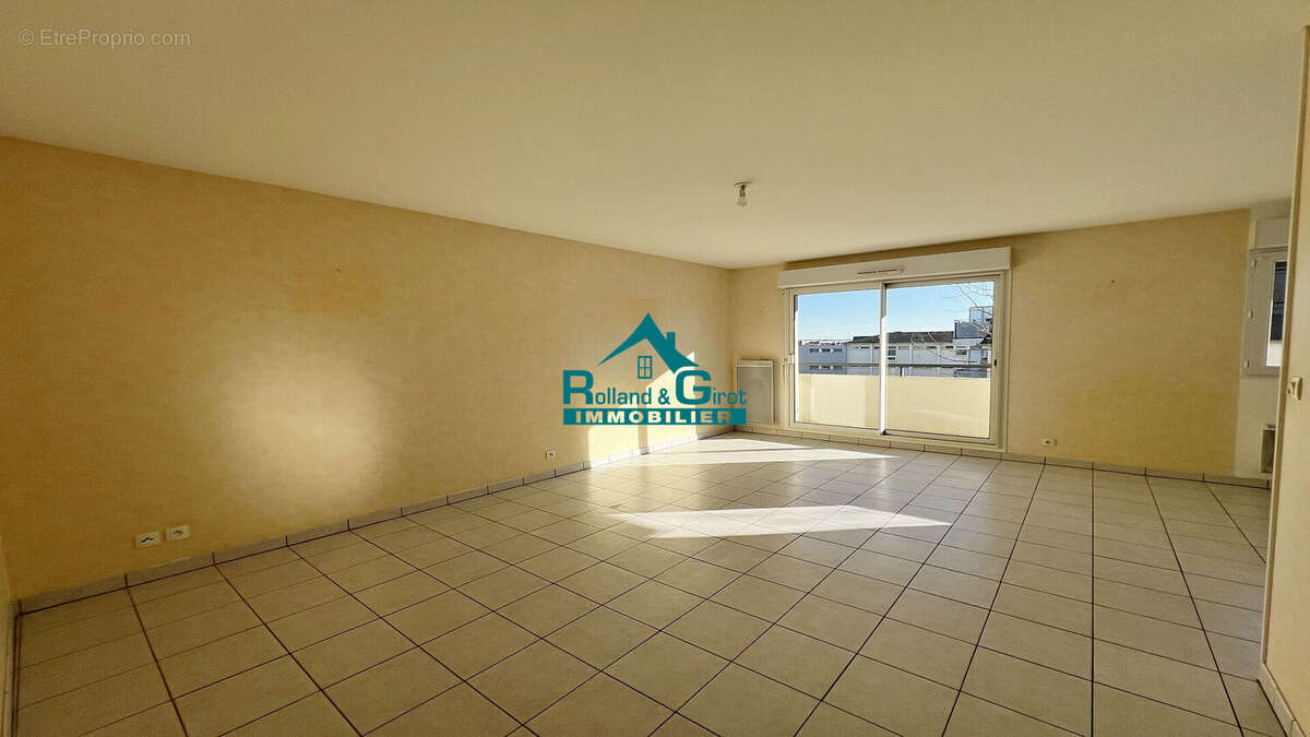 Appartement à SAINT-AUBIN-D'AUBIGNE