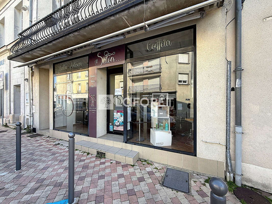 Commerce à DOUE-LA-FONTAINE