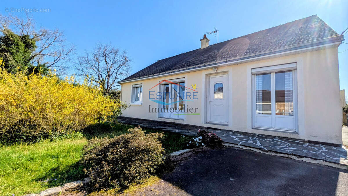 Maison à SAINT-ETIENNE-DE-MONTLUC