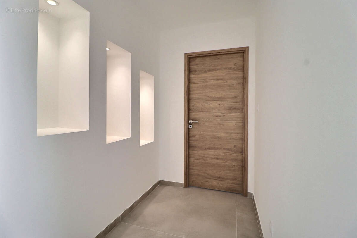 Maison à SAINT-BRES