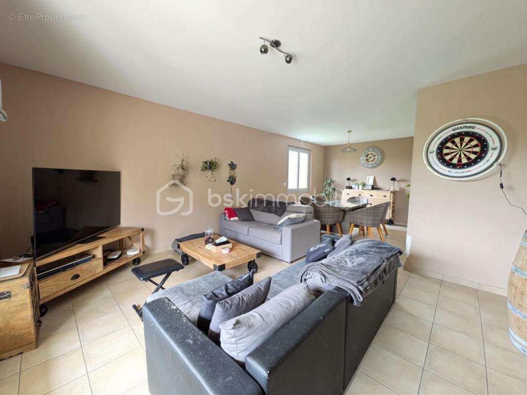 Maison à VIC-FEZENSAC