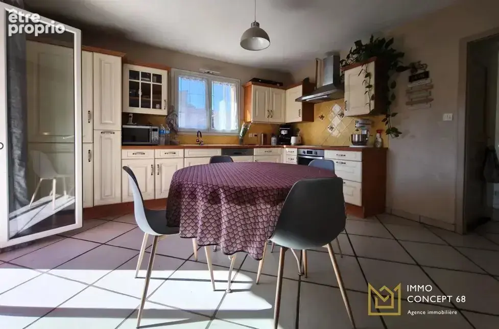 Maison - 141 m² - 4 chambres - Terrasse - photo 2