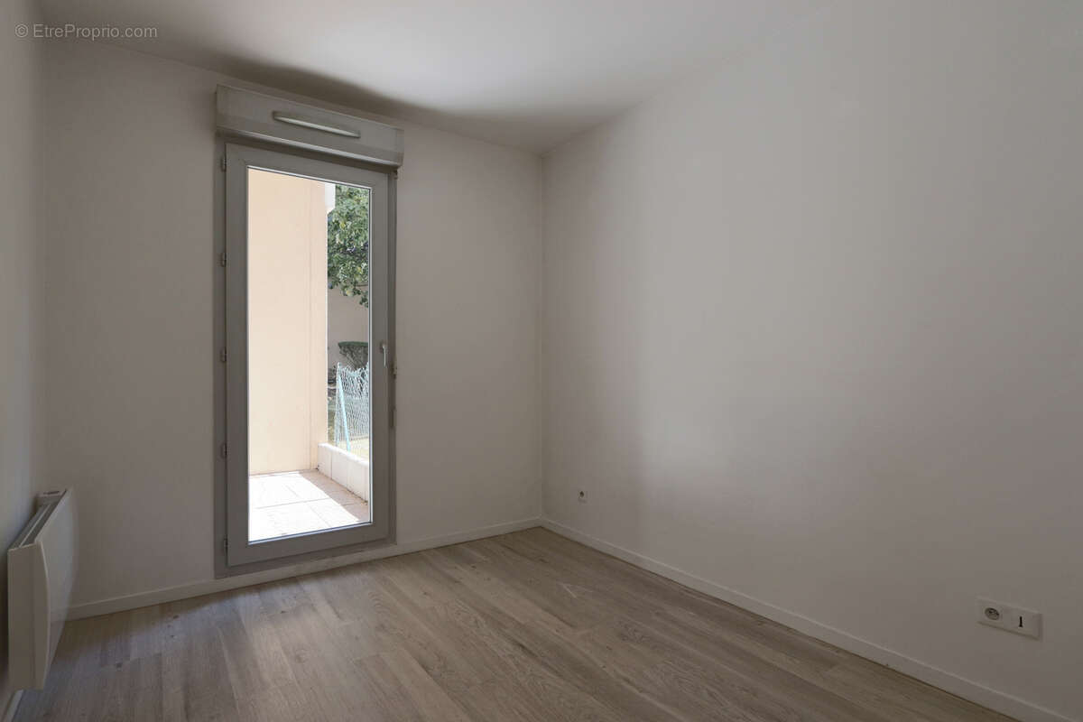Appartement à LES PAVILLONS-SOUS-BOIS