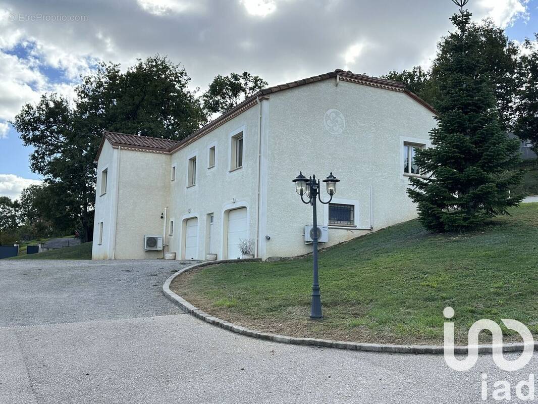 Photo 1 - Maison à SAINT-PIERRE-LAFEUILLE