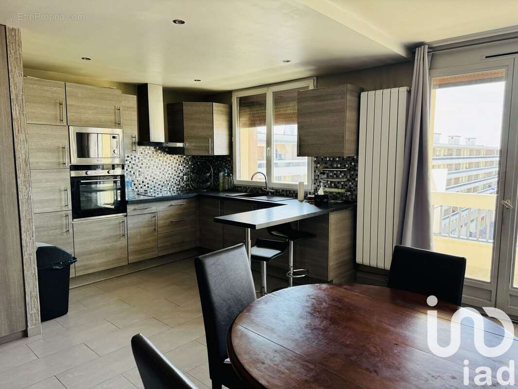 Photo 2 - Appartement à POISSY