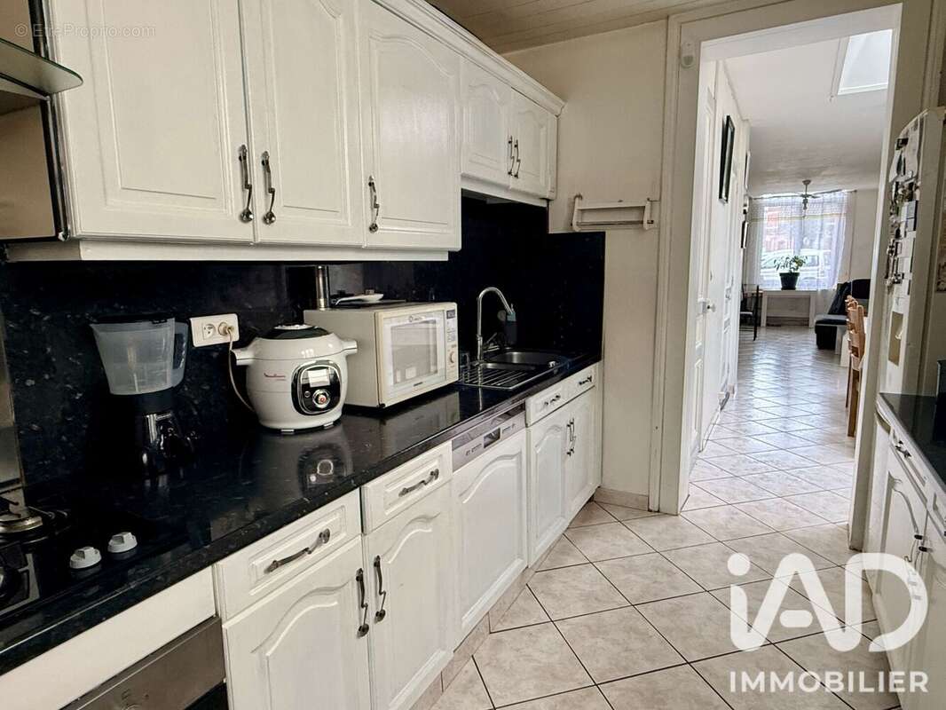 Maison 106 m² à Roubaix  - photo 4