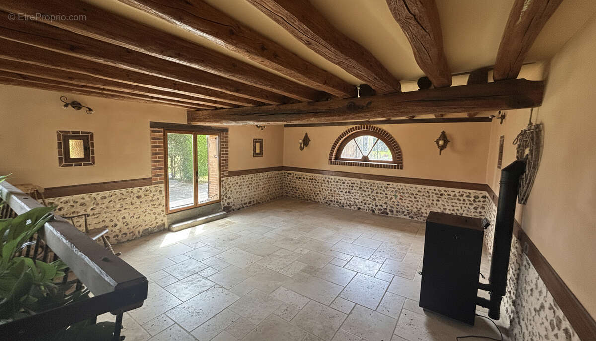 Maison 6 pièce(s) 215 m2 - photo 3
