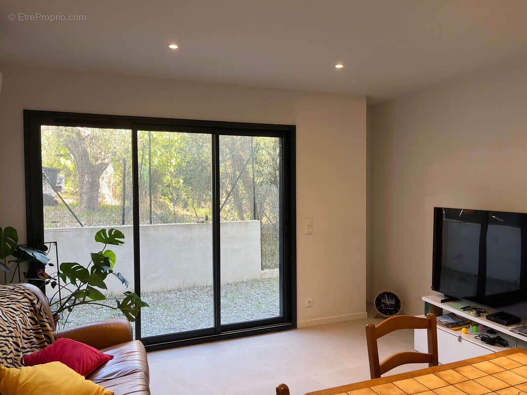 Appartement à SPERACEDES