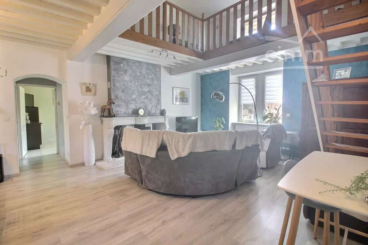 Maison à SAINT-BARTHELEMY-DE-VALS