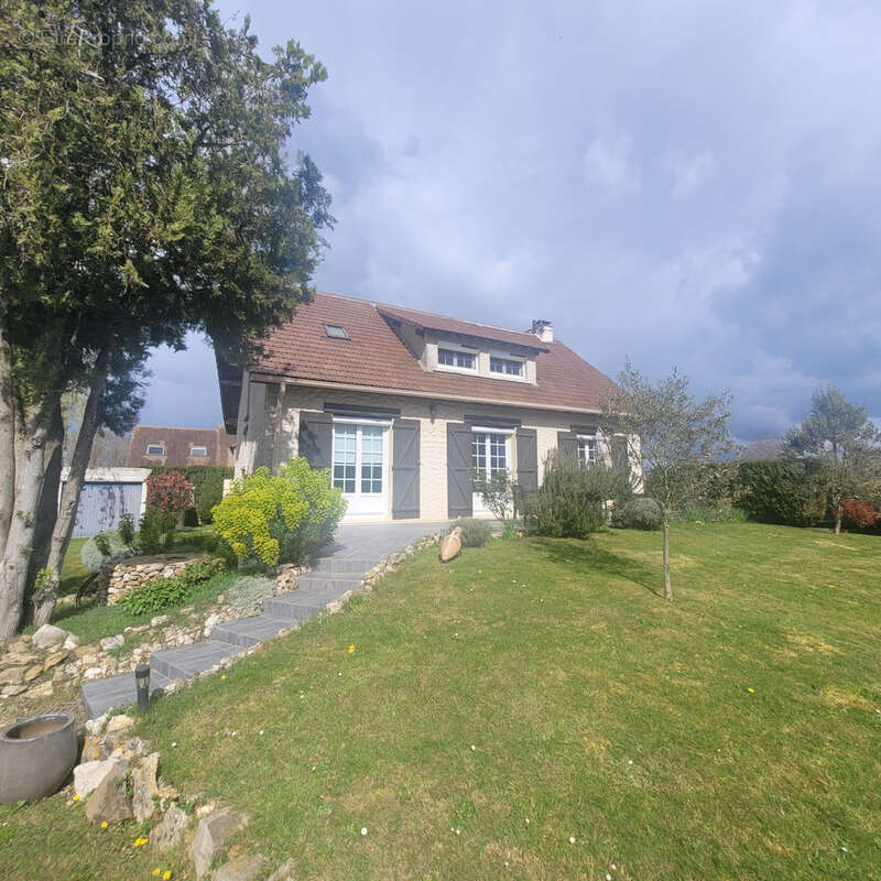 Maison à CIVRY-LA-FORET