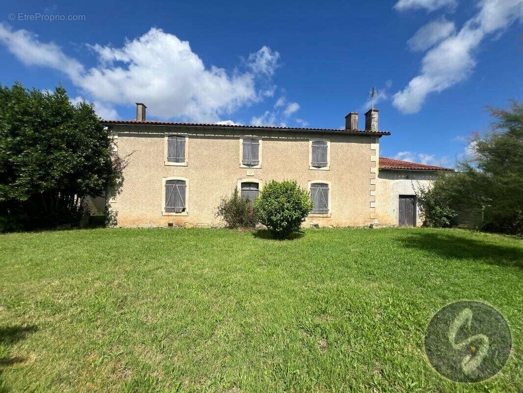 Maison à SAIVRES