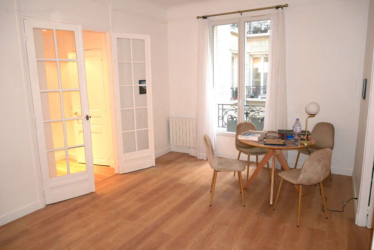 Appartement à PARIS-17E