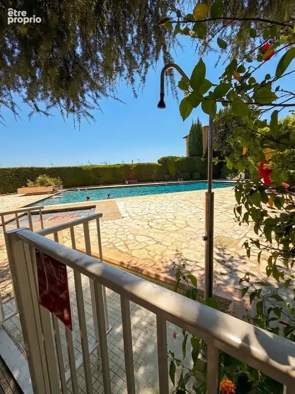 NICE LE RAY   Beau T2  avec piscine, tennis, grand balcon, cave et garage - photo 2