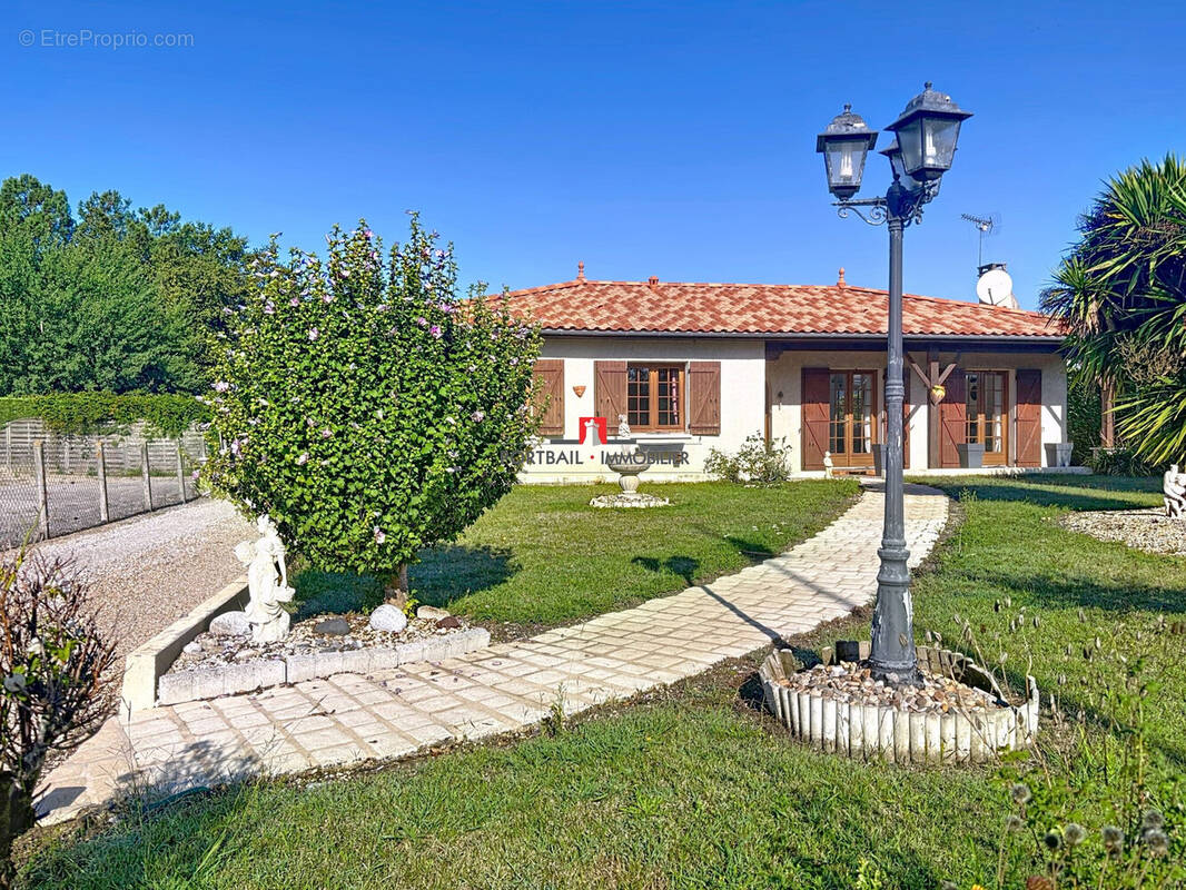 Maison à EYRANS