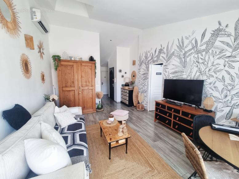 Rare Draguignan centre bel appartement F3 traversant avec terrasse et balcon en dernier étage 159000€ dpe d - photo 2