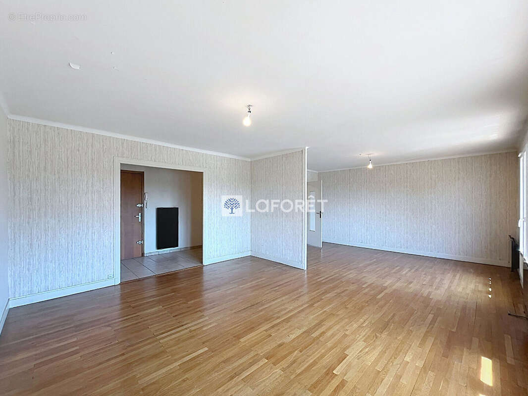 Appartement à LA TOUR-DU-PIN