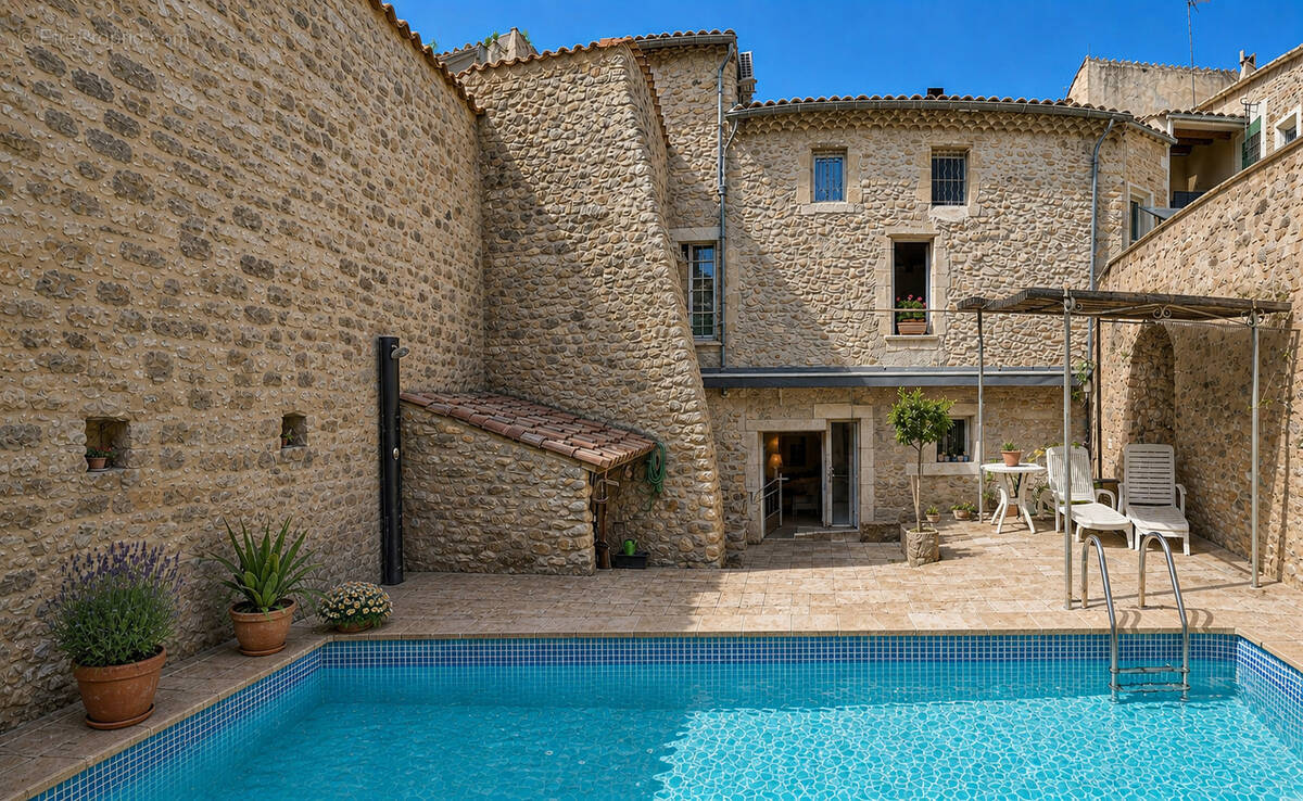 Maison à BOLLENE
