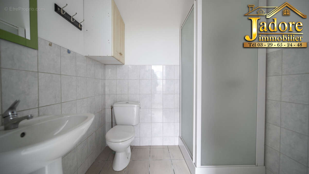 Immeuble+ maison + garage - photo 8