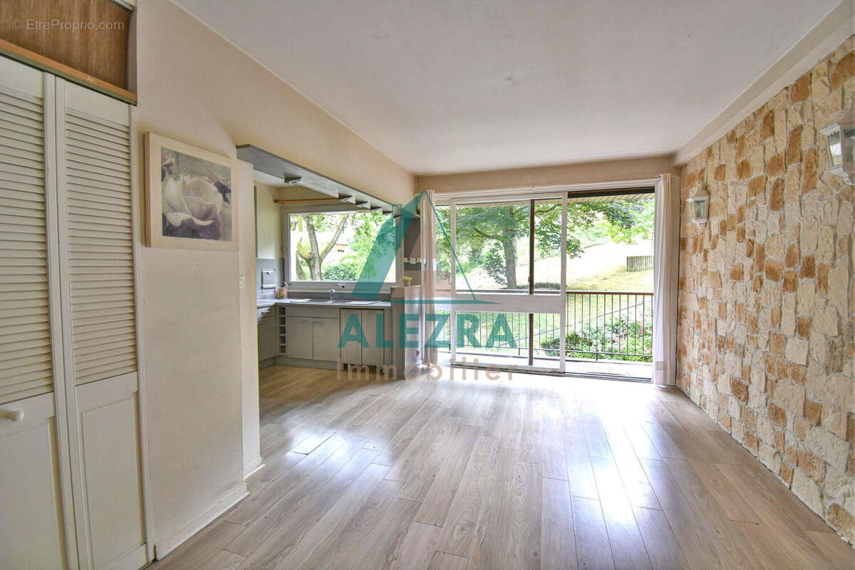 Appartement 56 m² à La Celle-Saint-Cloud  - photo 3