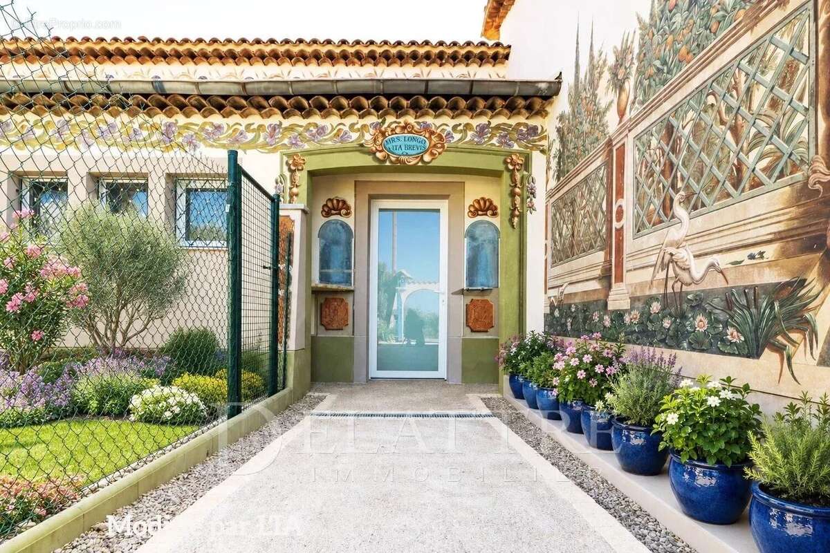 Appartement à SAINT-LAURENT-DU-VAR