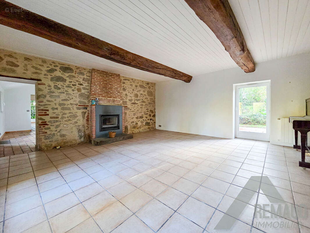 Maison à LA GENETOUZE