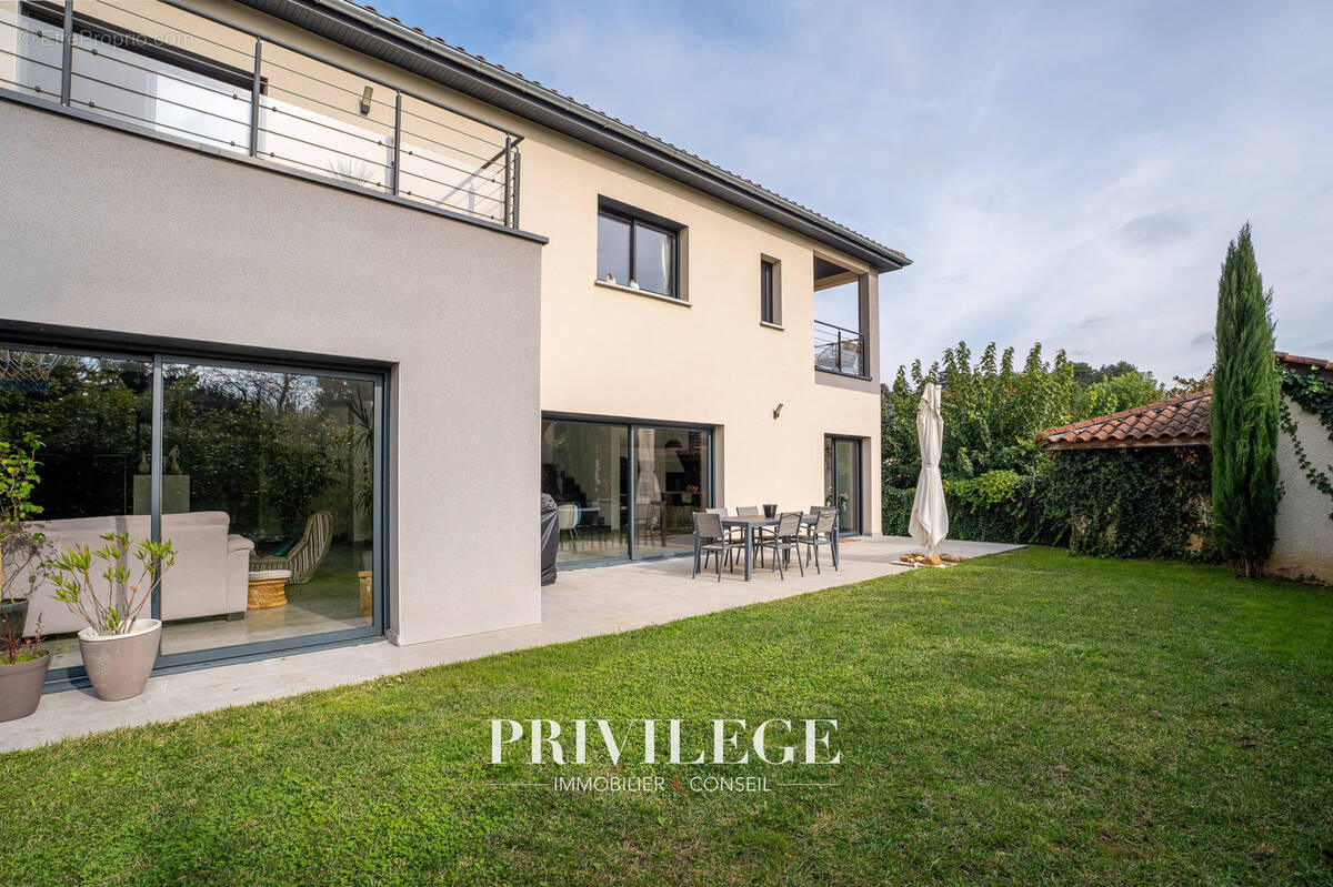 Maison à SAINTE-FOY-LES-LYON