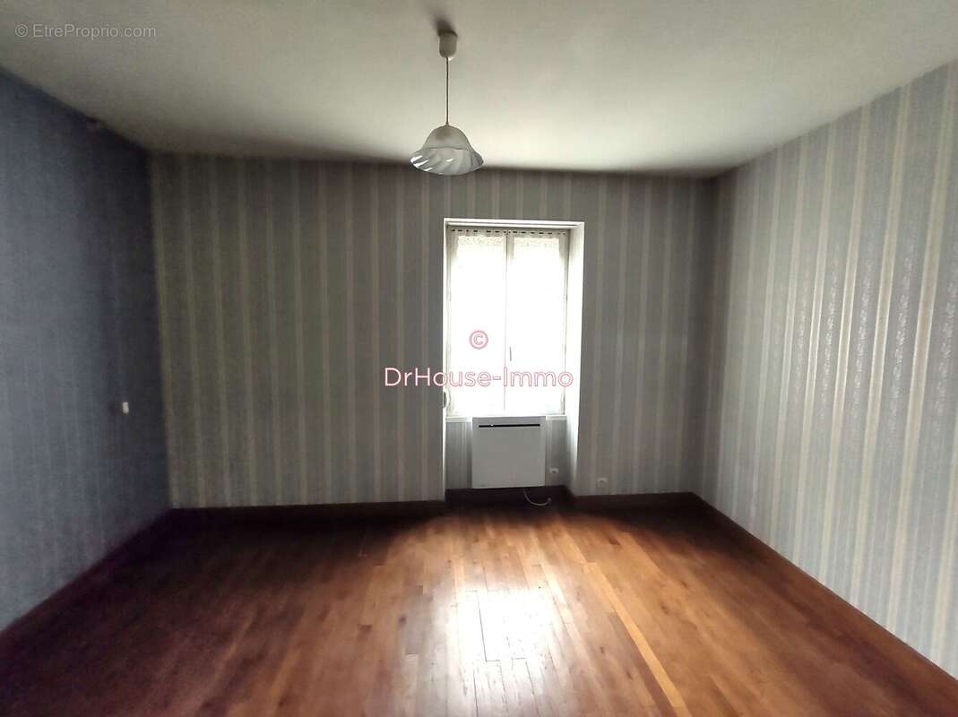 Maison à MONTCHEVRIER