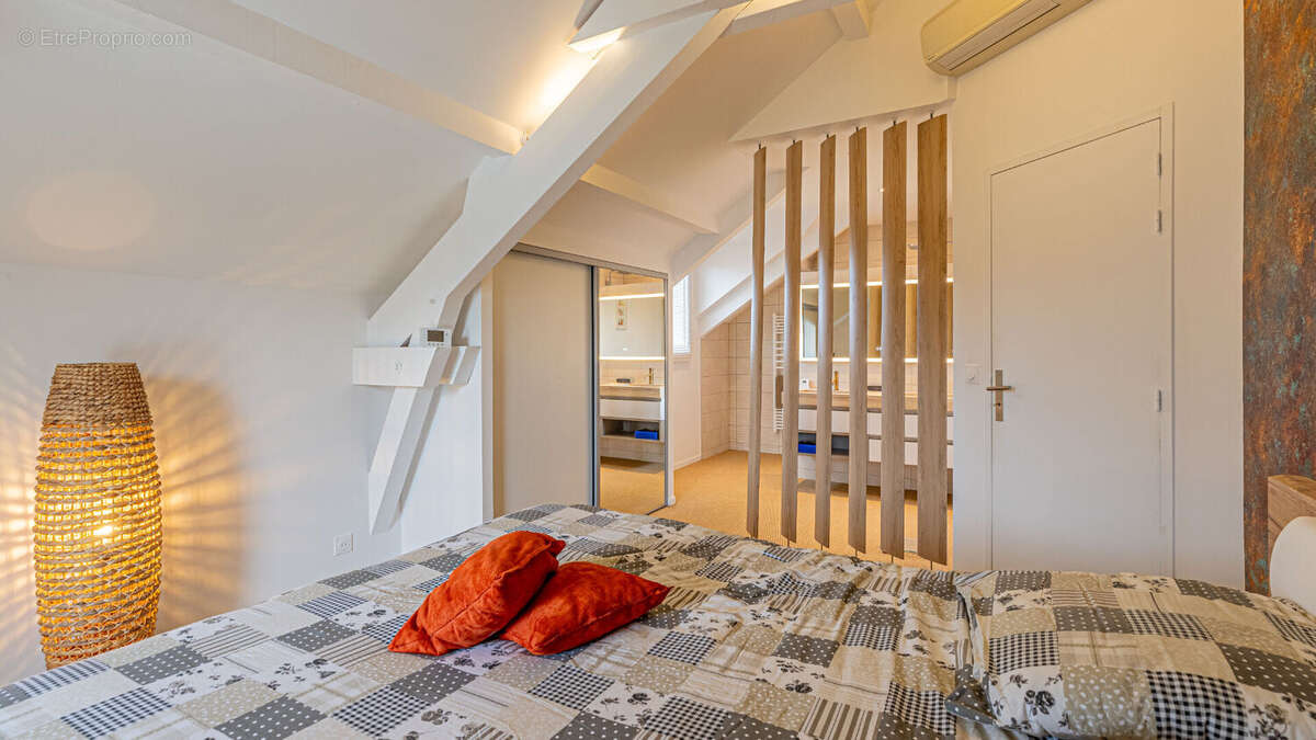 Maison à JACOB-BELLECOMBETTE