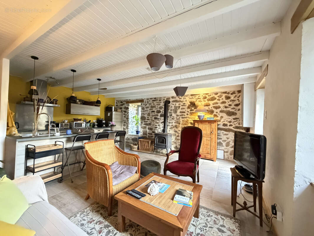 Maison à SAINT-JACUT-DE-LA-MER