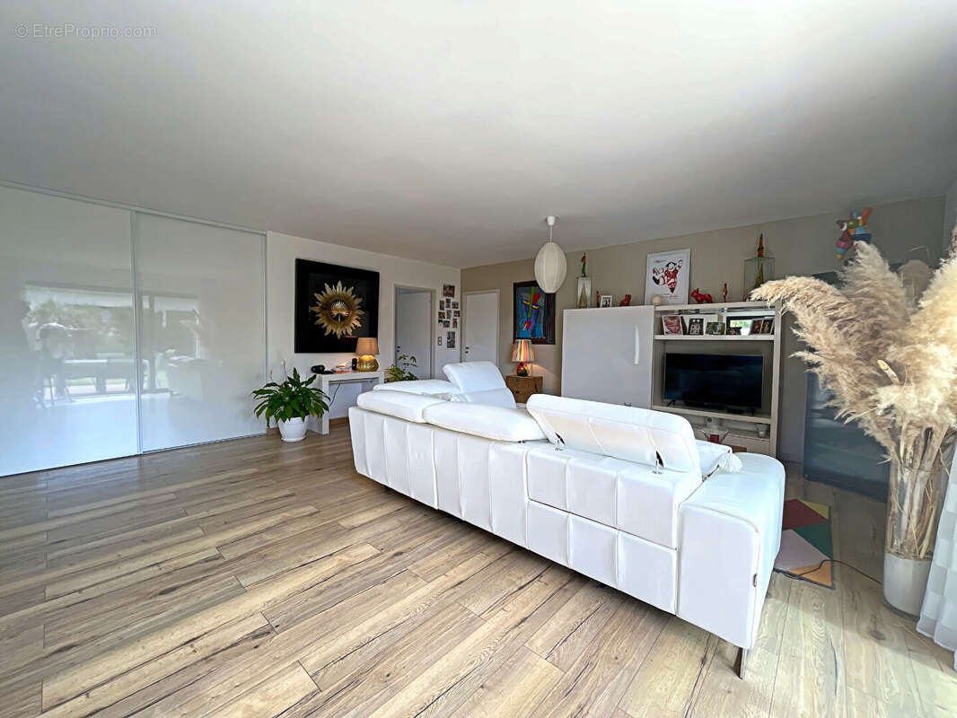 Maison Breuillet 4 pièce(s) 99 m2 - photo 4