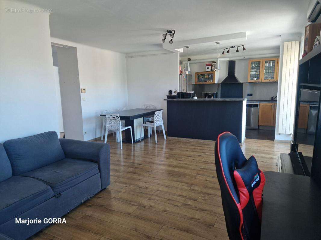 Appartement à MARSEILLE-4E