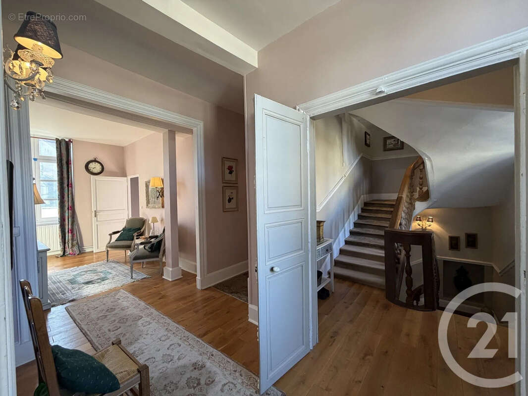 Maison 258 m² à Chateaudun  - photo 9