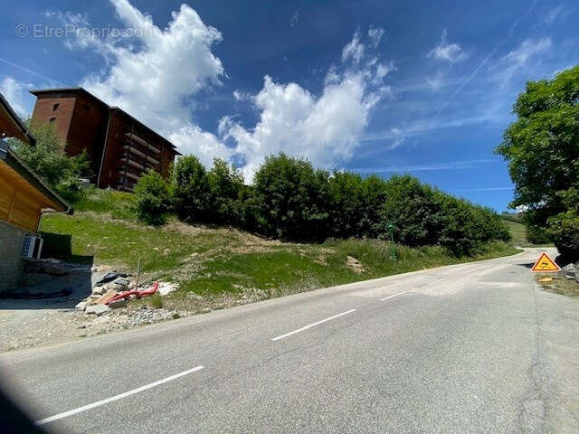 Terrain à LE CHATEL