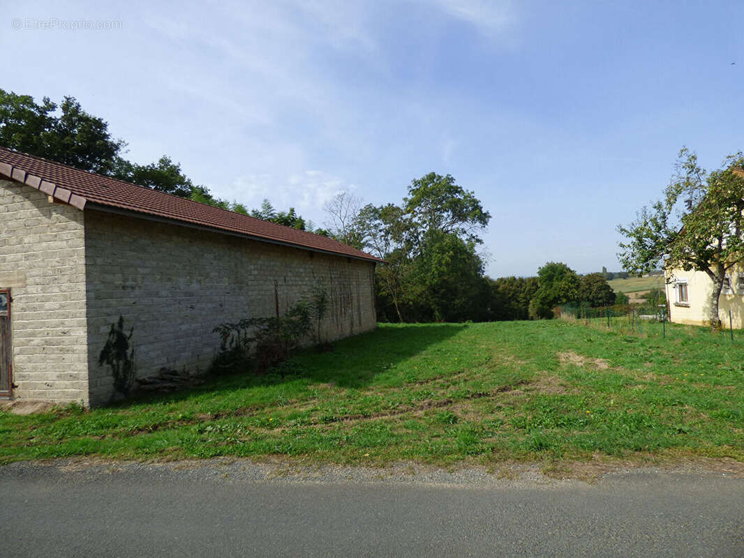 Maison à SAINT-TRIVIER-DE-COURTES