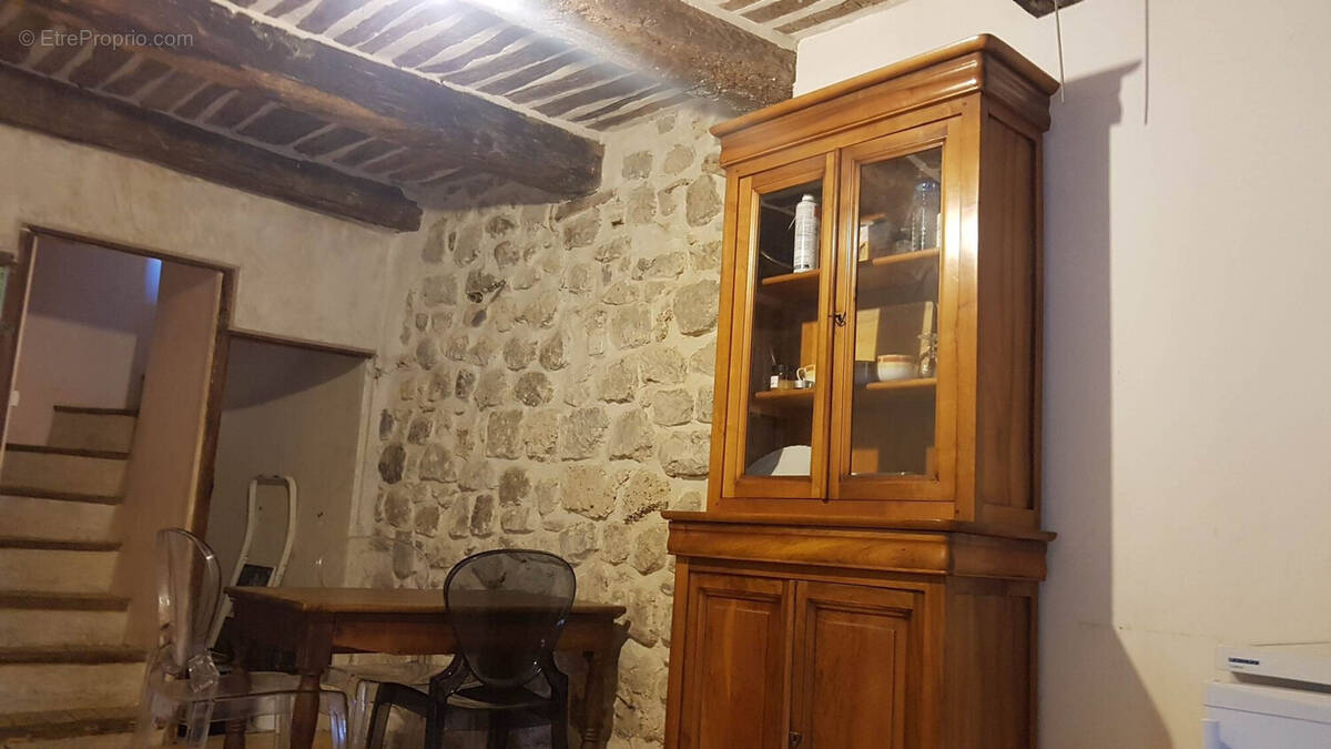 Maison à LA ROCHE-SUR-LE-BUIS