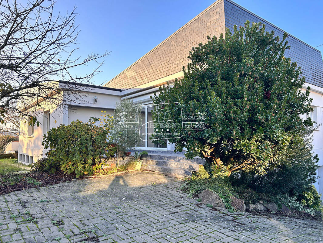 Maison à SAINT-JULIEN-DE-CONCELLES