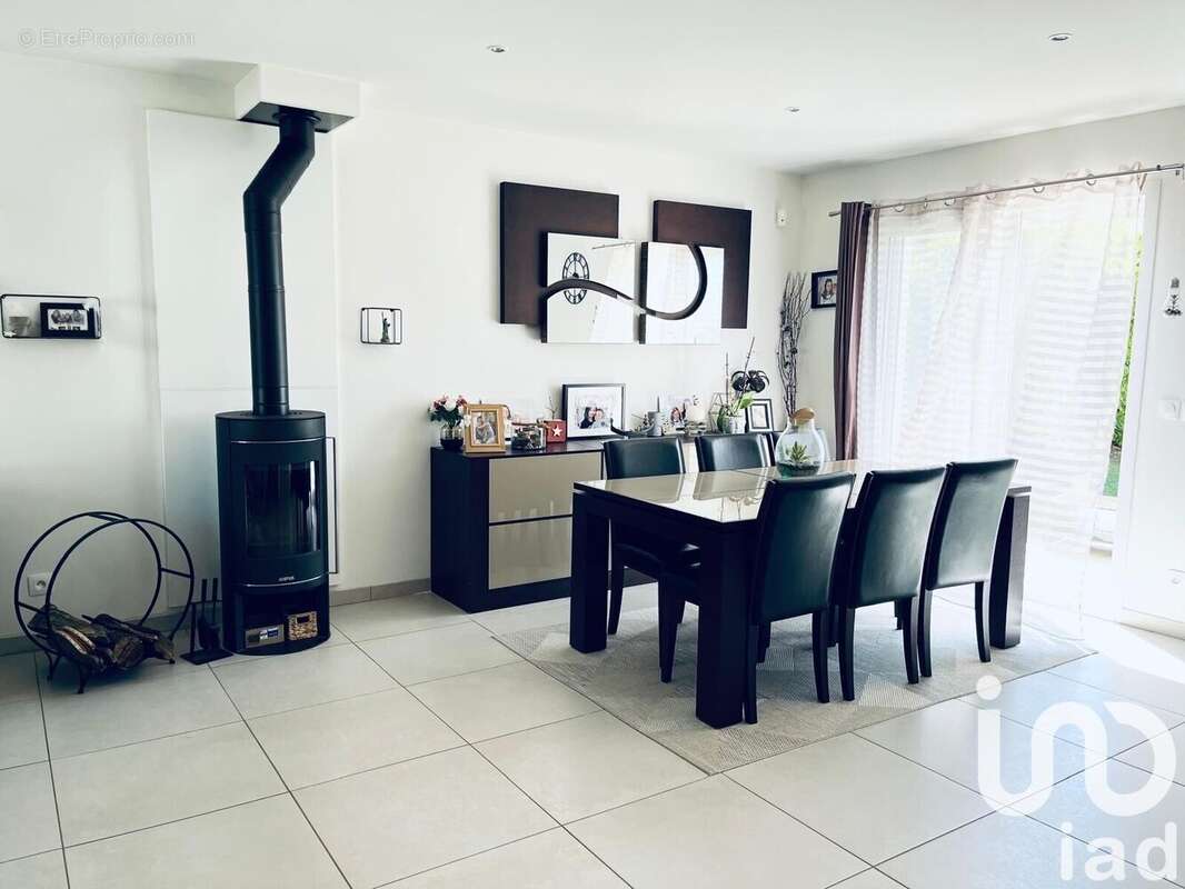 Photo 2 - Maison à EVRY-GREGY-SUR-YERRE