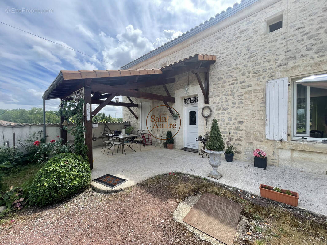 Maison à CHAMPNIERS