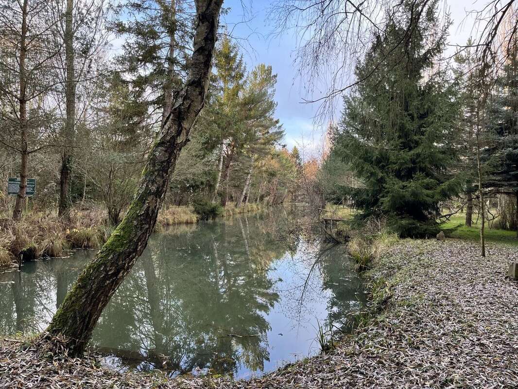 Terrain à VAILLY-SUR-AISNE
