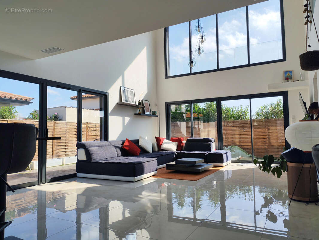 Maison à VILLENEUVE-DE-LA-RAHO