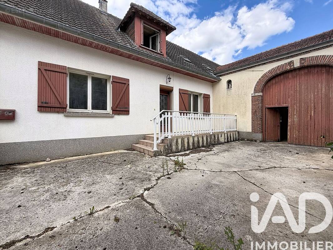Photo 1 - Maison à VILLEVENARD