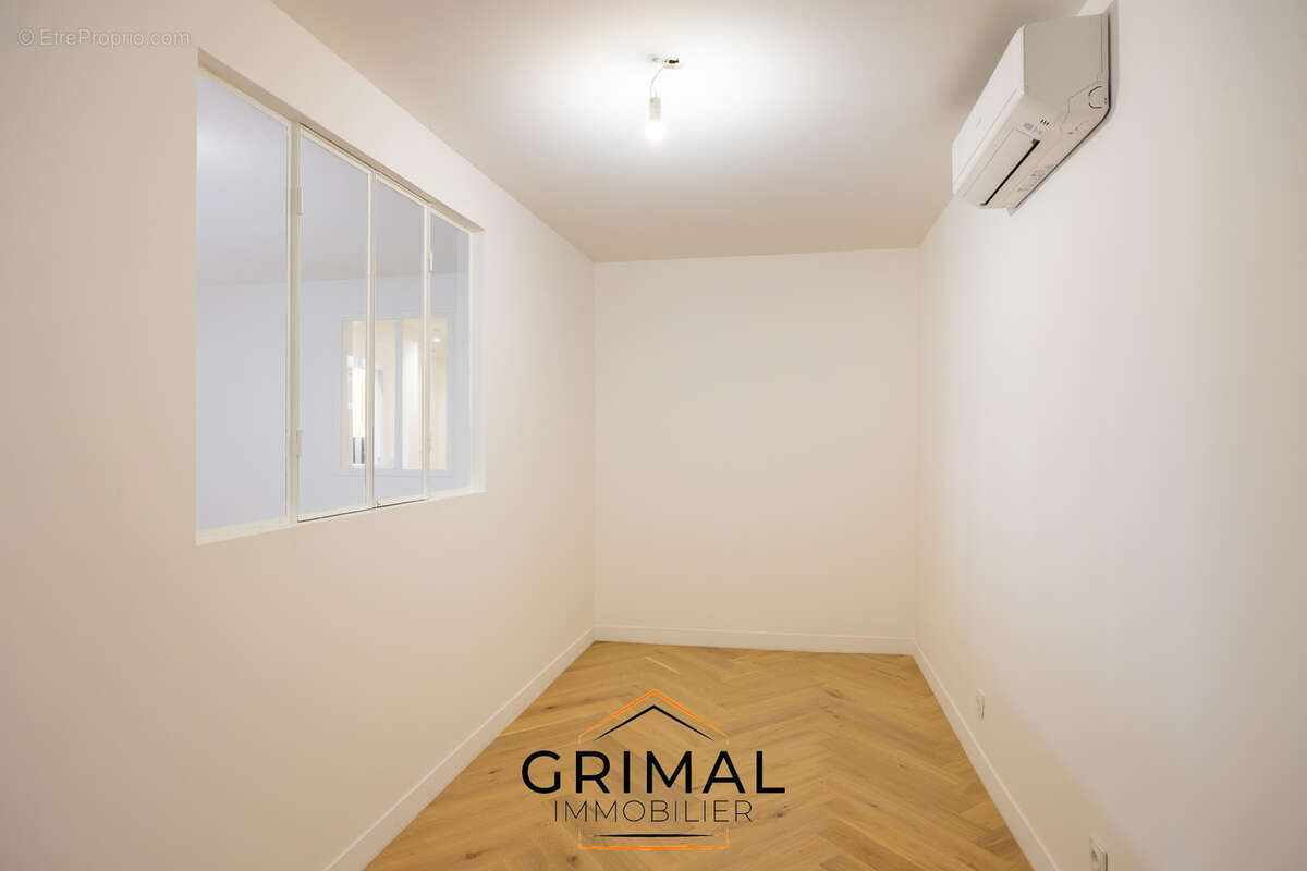 Appartement à MARSEILLE-1E